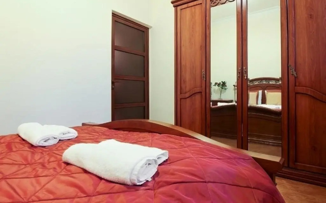 1 Bedroom Apartment near Vernissage
