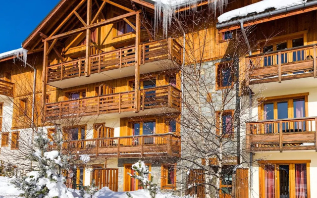 Residence: 4-bedroom Duplex Apartment
