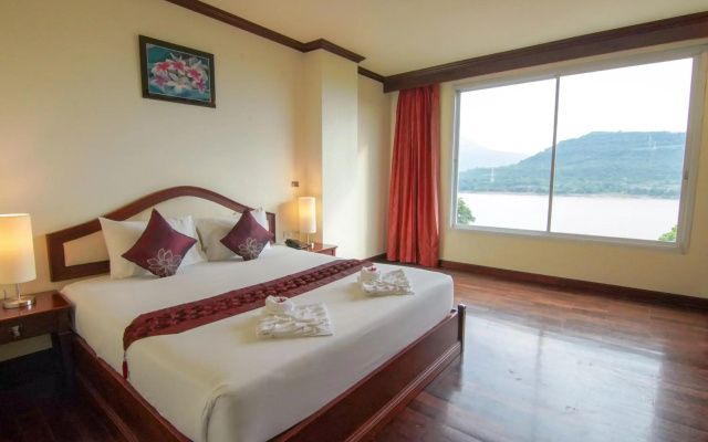 Arawan Riverside Hotel