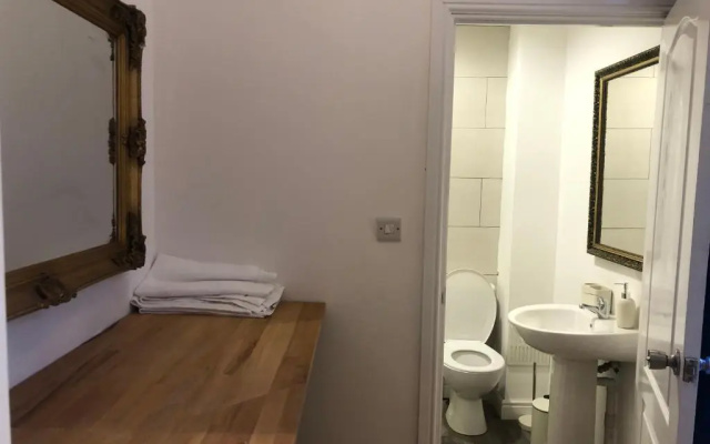 21 Frederick Street Apartment