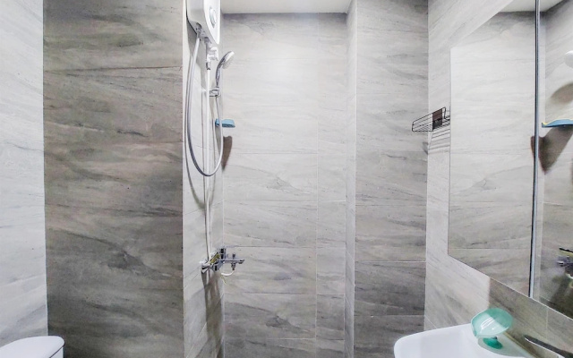 Good Deal And Homey Studio Collins Boulevard Apartment