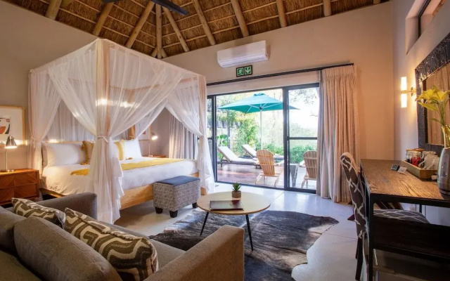 Moya Safari Villa