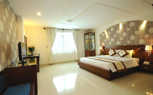 Cochin Zen Hotel