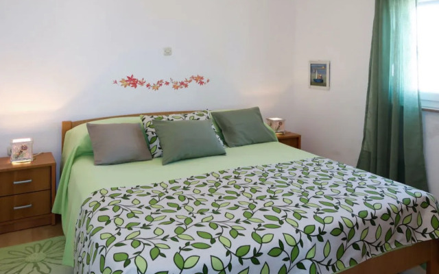 Apartment Culić Ammoudi 10179