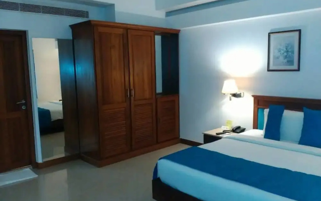 The Avenue Center Hotel