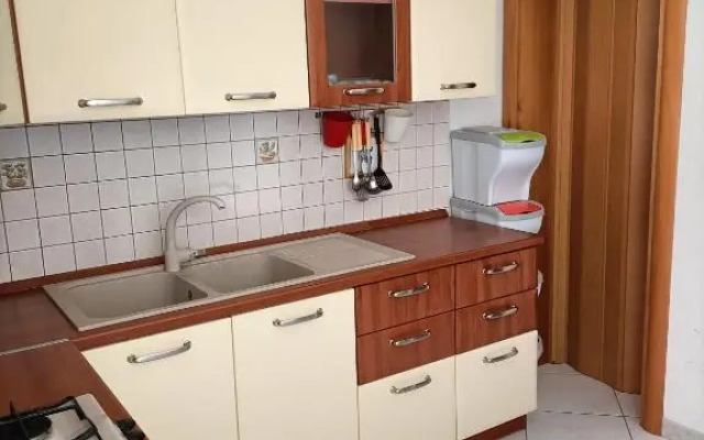 Lady's house