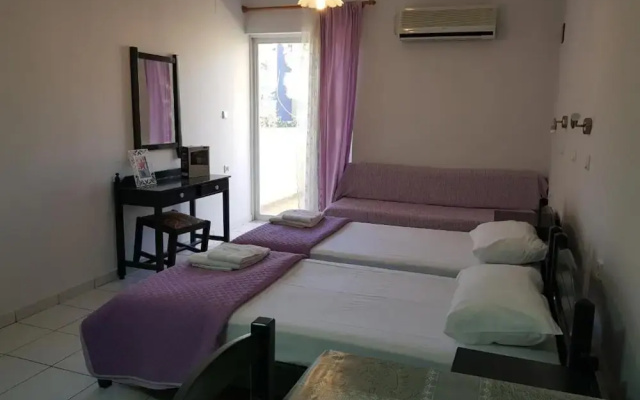 Zinovia Apartments & Studio