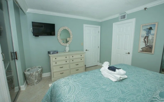 Magnolia House 606 1 Bedroom Condo by RedAwning