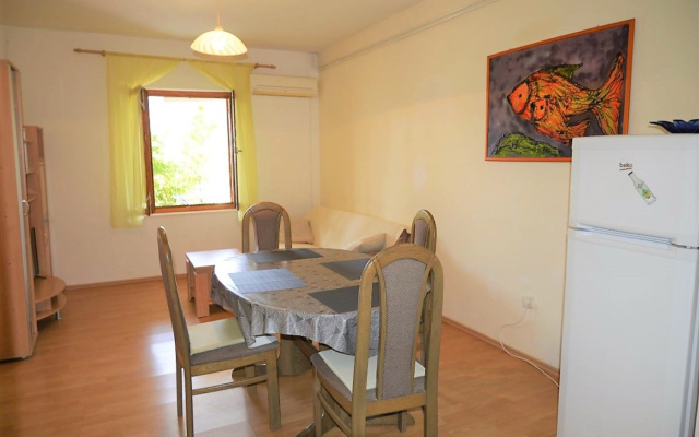 Apartment Anka - 50m from pebble beach: A1 Poljica (Marina), Riviera Trogir