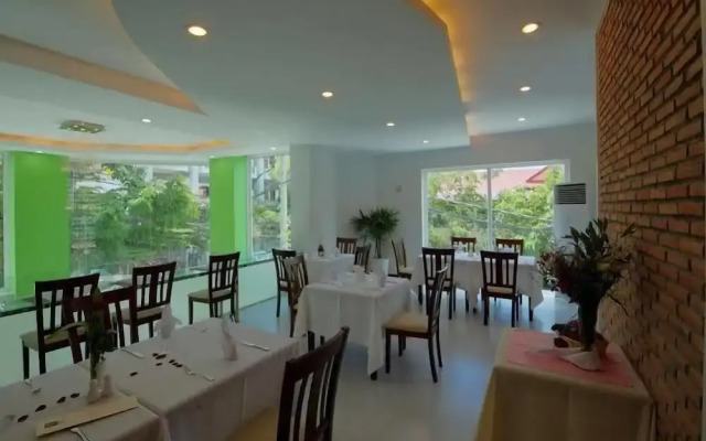 Big Lion Hotel