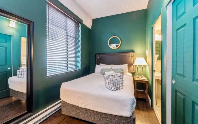 Отель The Oxford Seattle