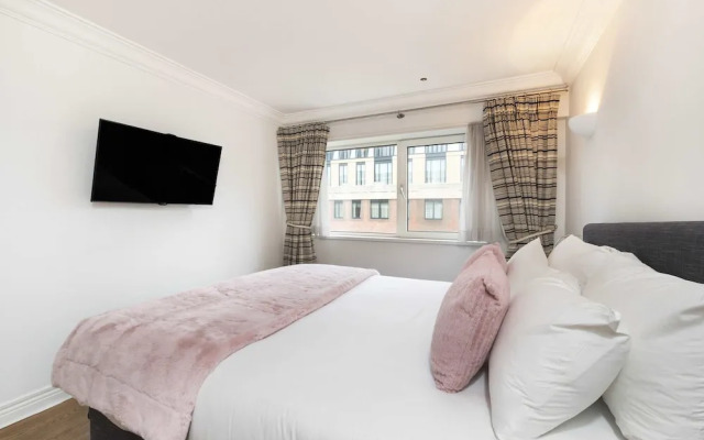 Charter Luxe - Covent Garden - By Frankie Says