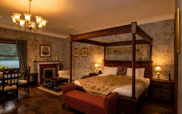 The Whispering Pine Lodge