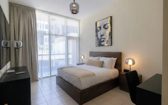 Large Modern 1-Bedroom in Bay Square 9