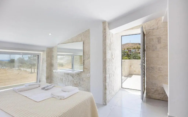 Mythos apartments