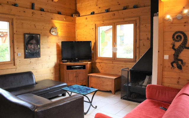 Brilliantly located spacious 4-Bedroom Chalet