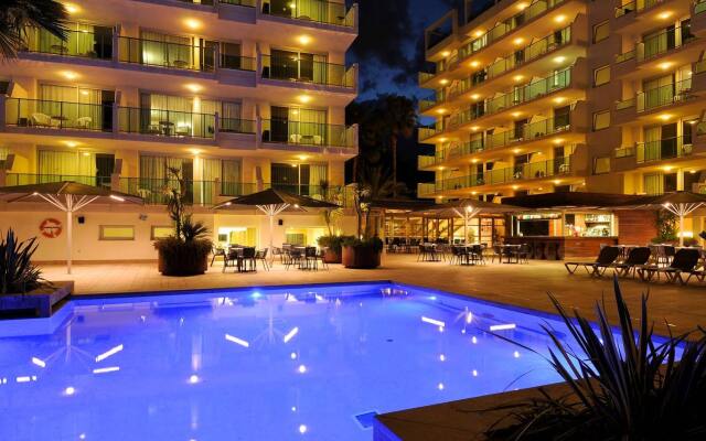 Отель Blaumar Hotel Salou Испания, Салоу - 7 отзывов об отеле, цены и фото номеров - забронировать отель Blaumar Hotel Salou онлайн вид на фасад