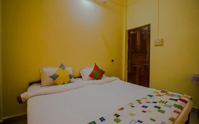 OYO 14180 Home 3BHK near by Ashwem Beach