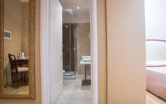 Rome King Suite