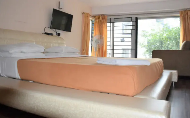 Seasons Suites