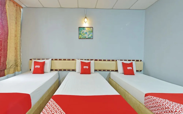 OYO 90846 Hotel Akasia