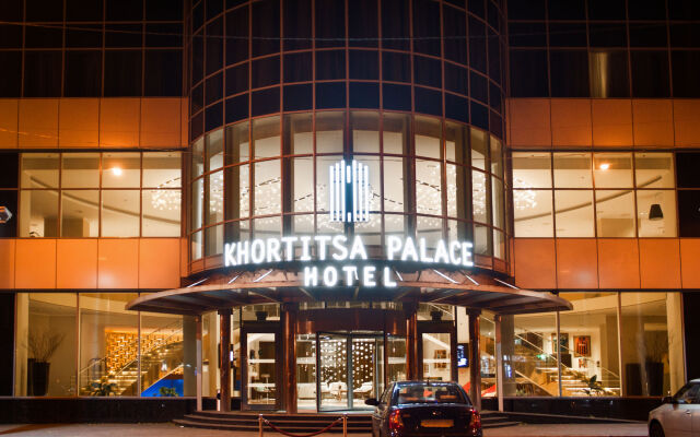 Гостиница Khortitsa Palace вид на фасад
