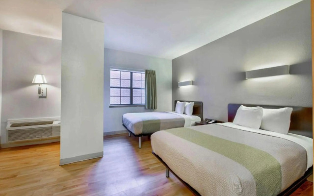 OYO Townhouse Beaumont Medical Center Area I-10