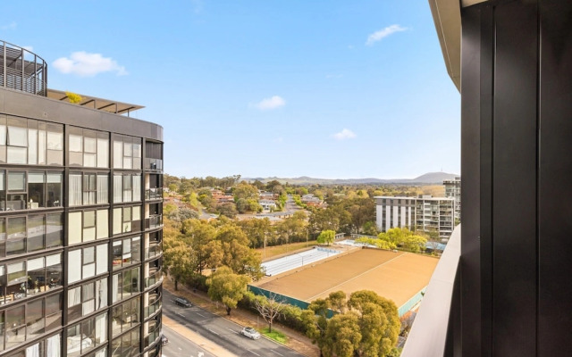 Phillip 2-bed: Chic Interiors, Amazing Amenities