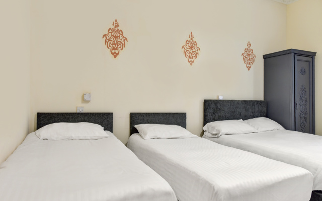 Empire Hotel