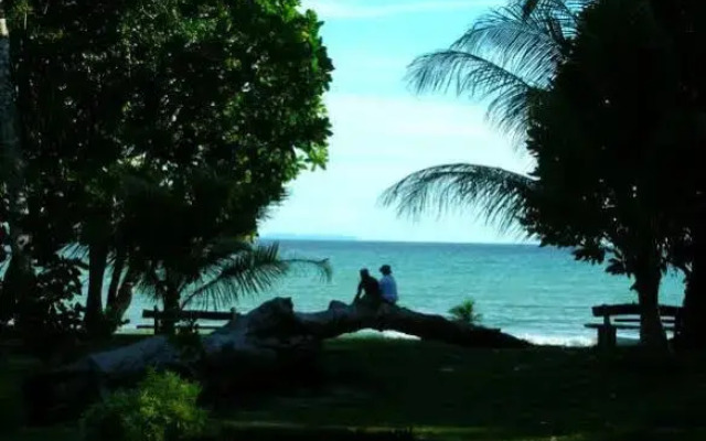 Pulau Tiga Resort