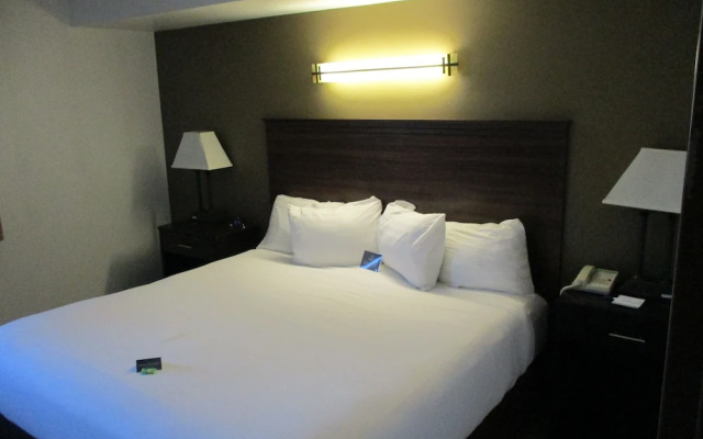 Expressway Inn