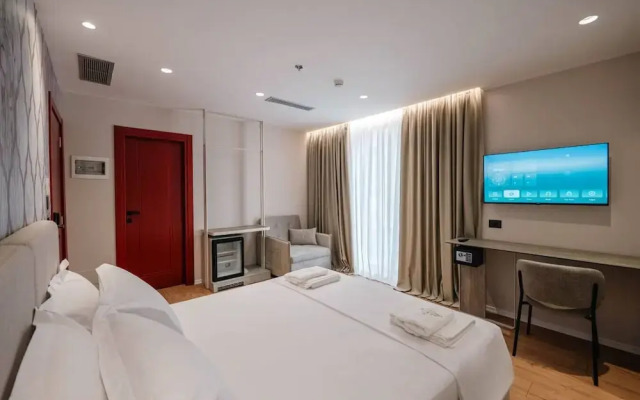 Ermes Deluxe Double Room With Balcony With Sofa