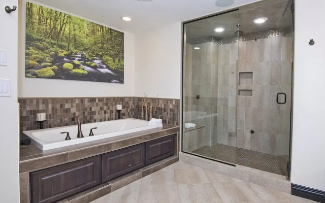 26 Avondale Lane. 3 Bedroom Condo by RedAwning
