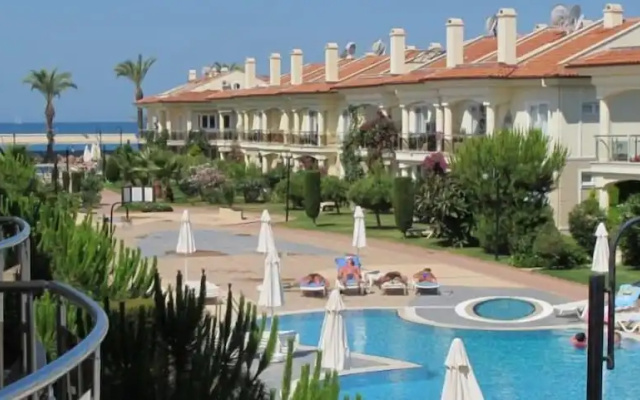 Villa SL06 by JoyLettings