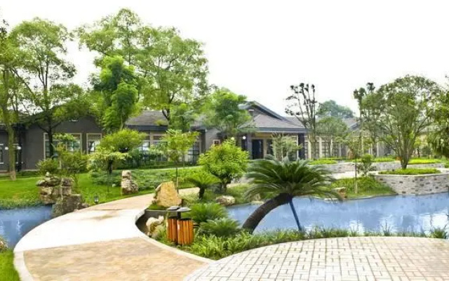 Tan Mu Lin Celebrity City Hotel