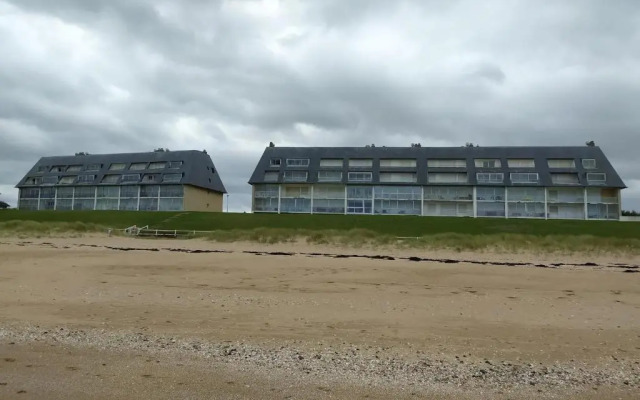 57 M2 LES PIEDS DANS l EAU Cabourg