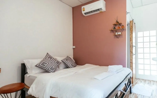 Baan Nokhook Garden Hotel