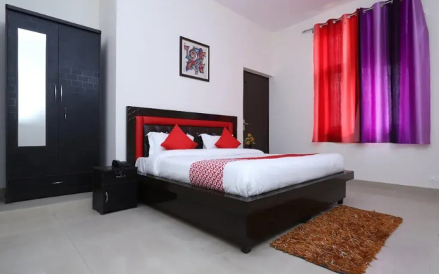 OYO 29871 Noida Dreamz 2