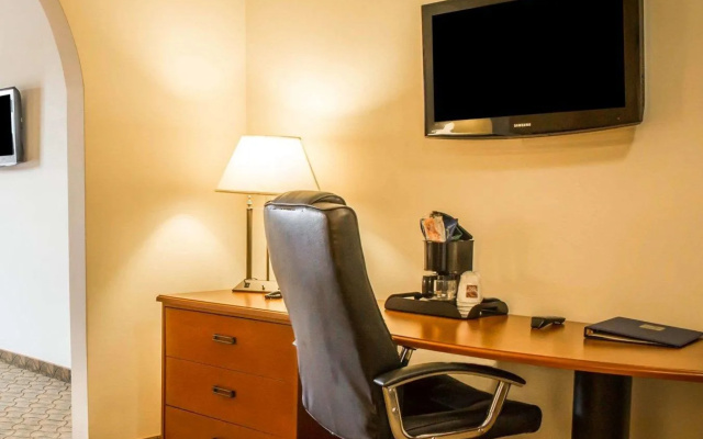 Holiday Inn Express & Suites Clear Spring by IHG