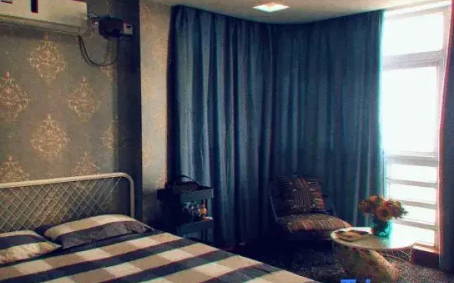 Lvxingjia Designer Audio-Visual Homestay