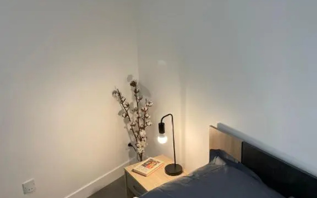 Logement entier : Studio neuf avec jardin