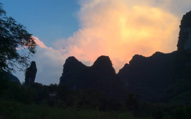 Yangshuo Peaceful Valley Retreat