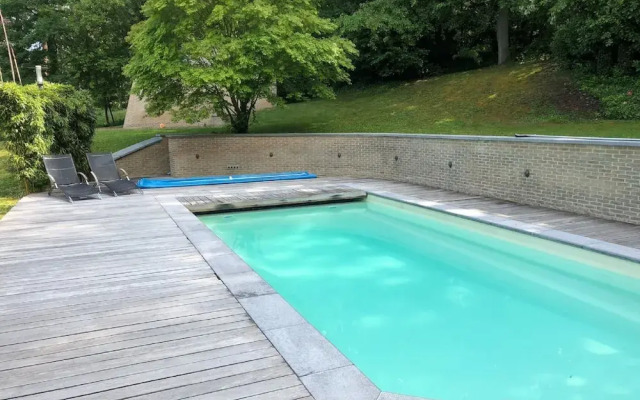 Picturesque Villa With Swimming Pool