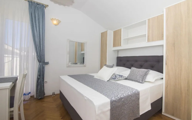 Apartments and Rooms Kapulica