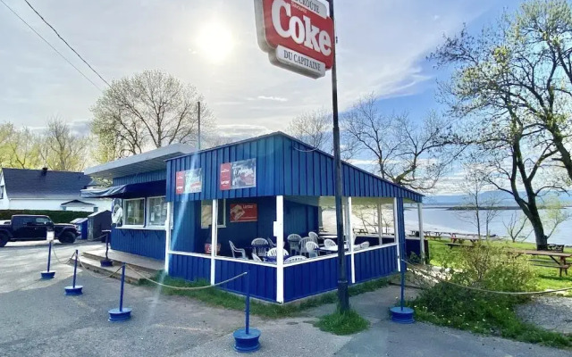 Motel & Restaurant De La Plage