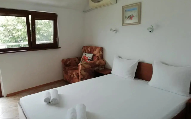Guest House Kera