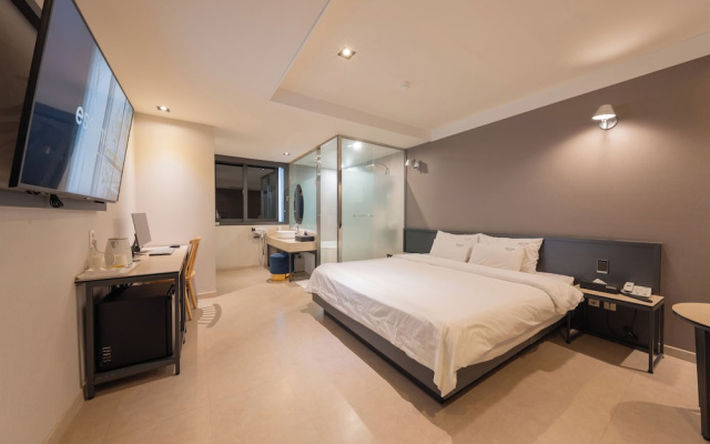 Hotel Button