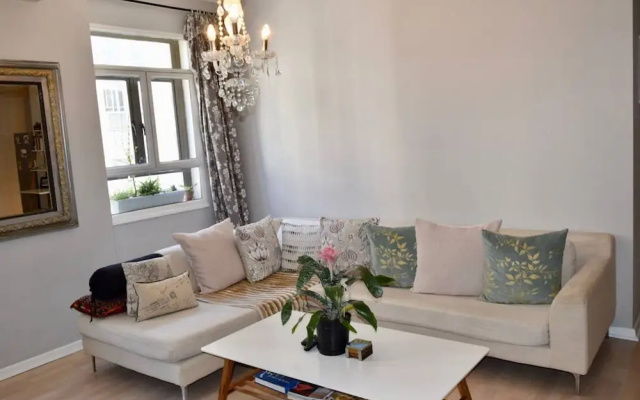 Beautiful Apartment in The Piazza With Pool and Gym
