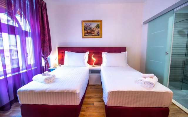 Center Luxury Rooms 2