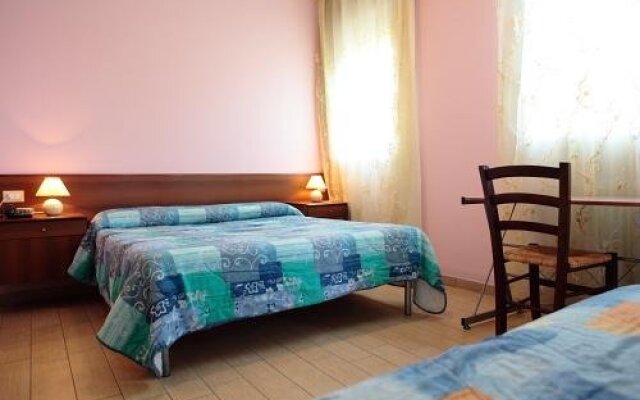 Отель Albergo Isolabella Италия, Абано-Терме - отзывы, цены и фото номеров - забронировать отель Albergo Isolabella онлайн комната для гостей